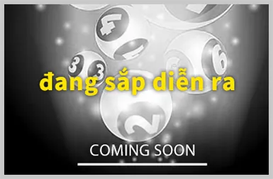Người đàn ông xem câu hỏi thường gặp trên máy tính bảng