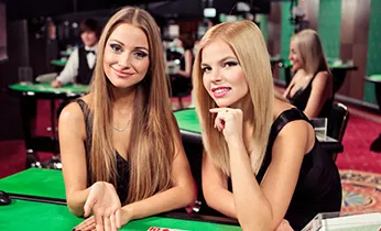 Live Dealer tương tác với người chơi tại i9bet70